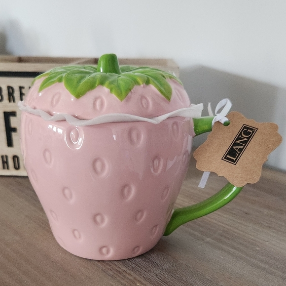 Lang Strawberry Mug with Lid NWT, Hand-painted coffee mug, farmhouse really cute - Picture 11 of 14